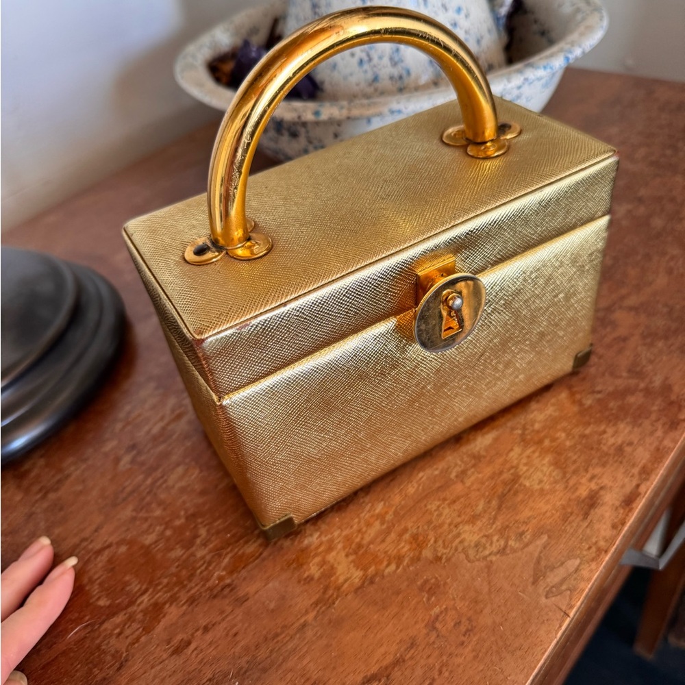 Vintage Kolmer-Olin leather box purse with metal hardware